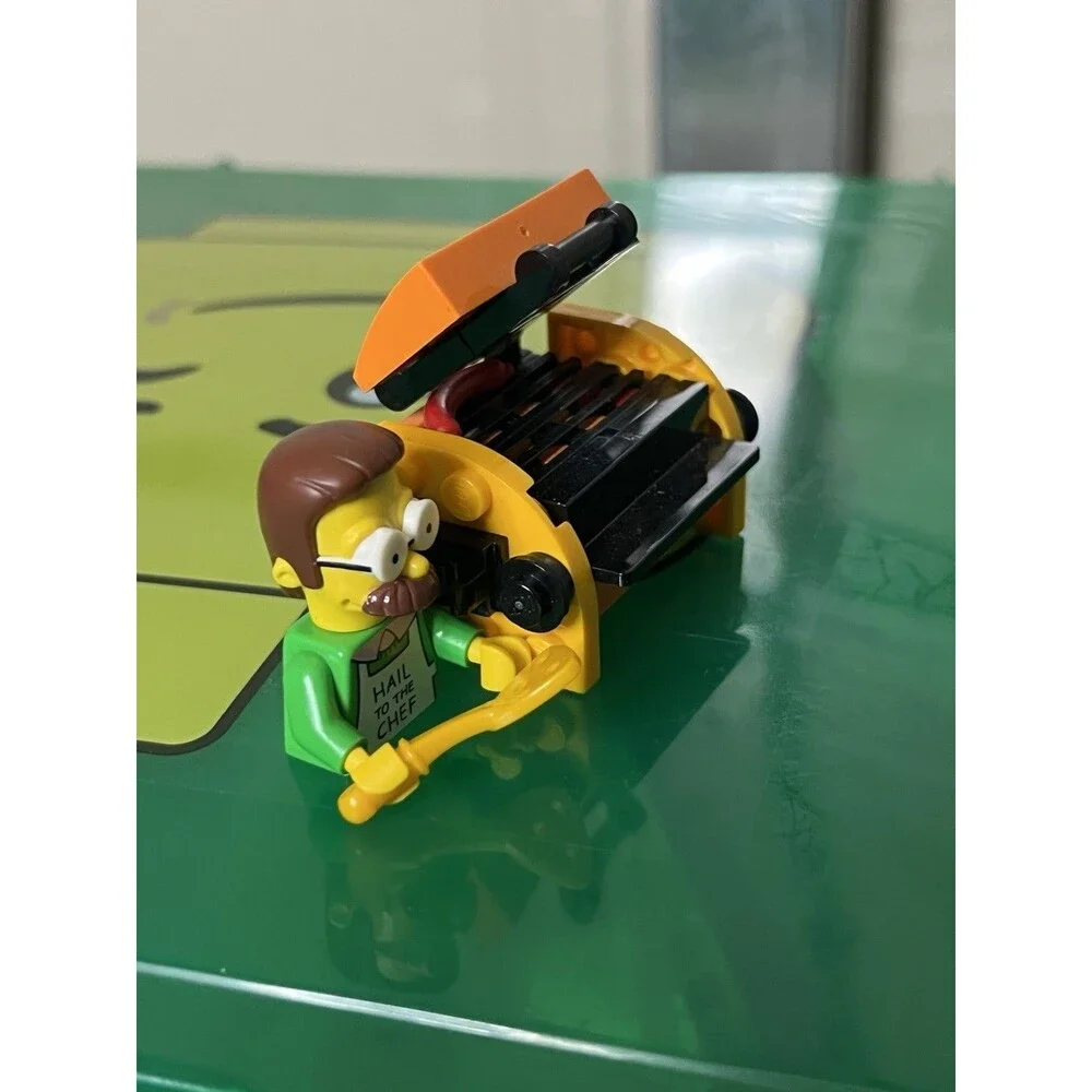 lego 71006 the simpsons house Ned Flanders W/BBQ Missing Legs